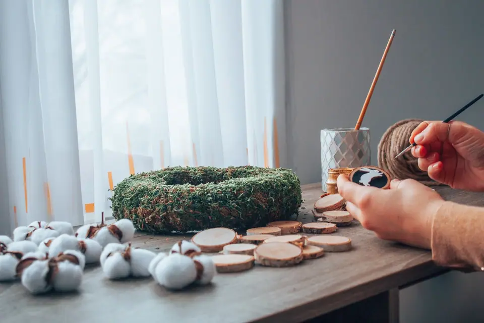 Dekoracje DIY do domu – kreatywne projekty na każdy budżet