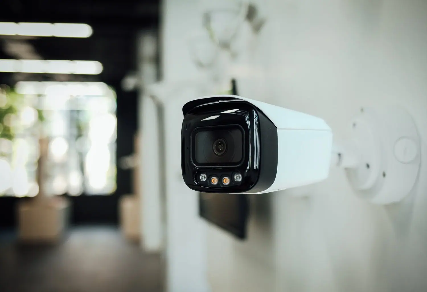 Systemy monitoringu domu - jak wybrać i zainstalować